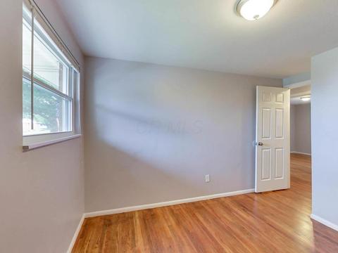3898 Eakin Rd, Columbus, OH 43228 photo 13
