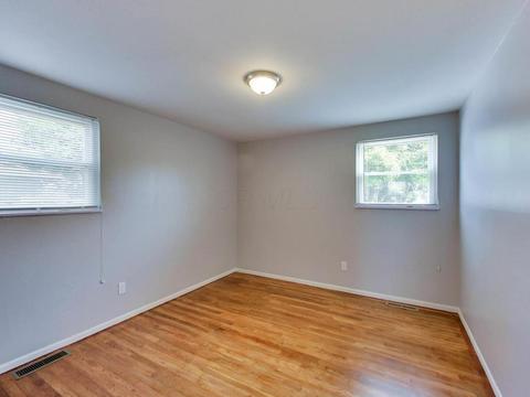 3898 Eakin Rd, Columbus, OH 43228 photo 16