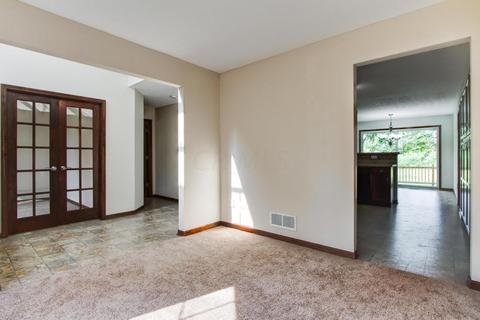 633 Meadows Dr, Delaware, OH 43015 photo 5