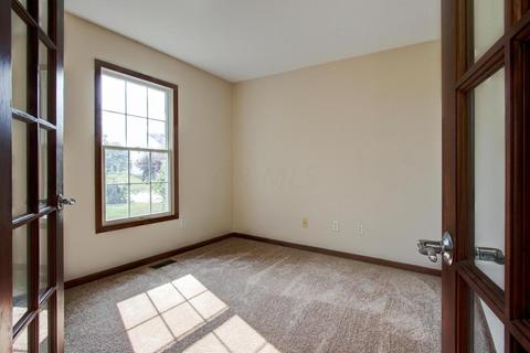 633 Meadows Dr, Delaware, OH 43015 photo 3