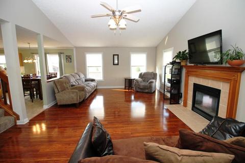 178 Harvard Loop, Delaware, OH 43015 photo 4