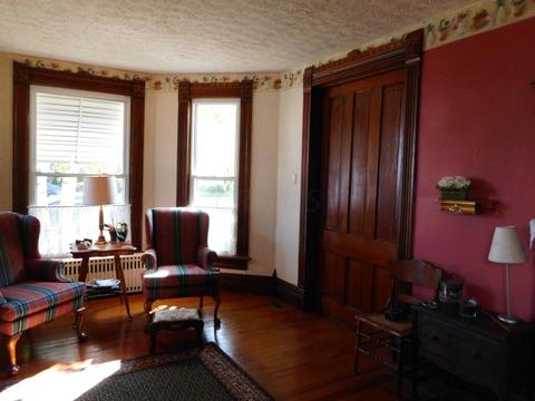220 E Mound St, Circleville, OH 43113 photo 8