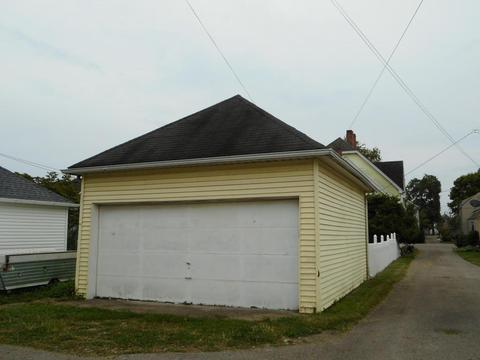 220 E Mound St, Circleville, OH 43113 photo 4