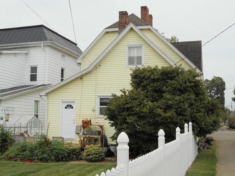 220 E Mound St, Circleville, OH 43113 photo 3