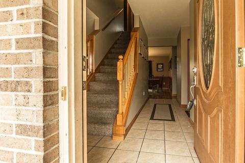 1030 Ridge Dr, Circleville, OH 43113 photo 7