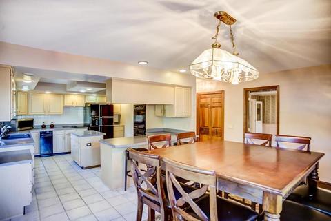 624 Westchester Park Dr, Springfield, OH 45504 photo 10