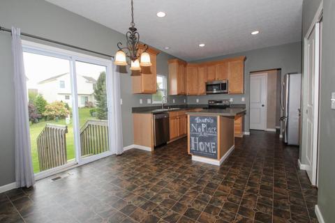 740 Salinger Dr, Lithopolis, OH 43136 photo 2