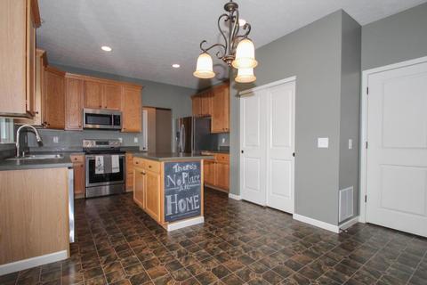 740 Salinger Dr, Lithopolis, OH 43136 photo 3