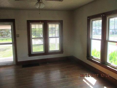 445 Robinwood Ave, Columbus, OH 43213 photo 3