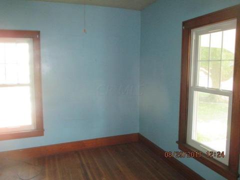 445 Robinwood Ave, Columbus, OH 43213 photo 5
