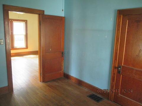 445 Robinwood Ave, Columbus, OH 43213 photo 6