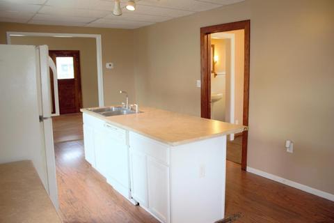 509 E Main St, Hebron, OH 43025 photo 8