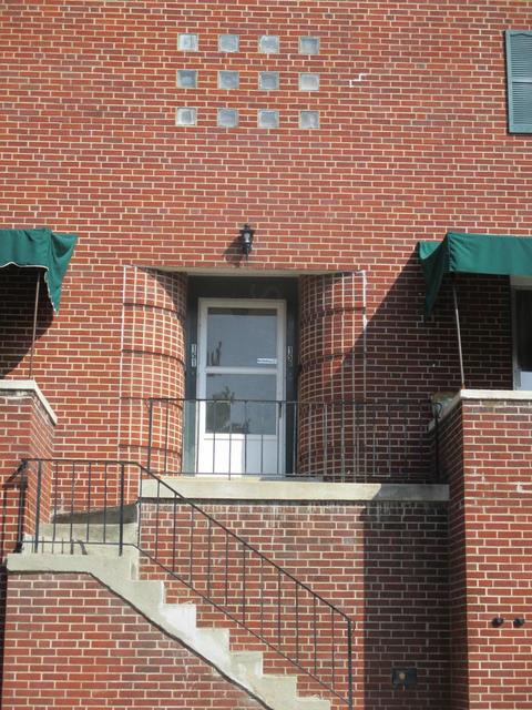 153 E Walnut St, Lancaster, OH 43130 photo 2