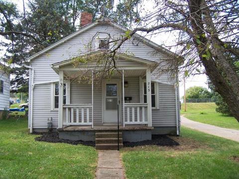 215 N Cedar Ave, Lancaster, OH 43130 photo 1