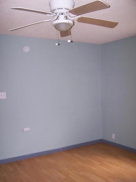 215 N Cedar Ave, Lancaster, OH 43130 photo 5
