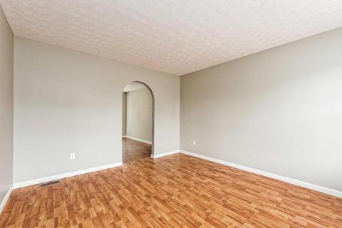 345 Pinecrest Ct, Delaware, OH 43015 photo 5