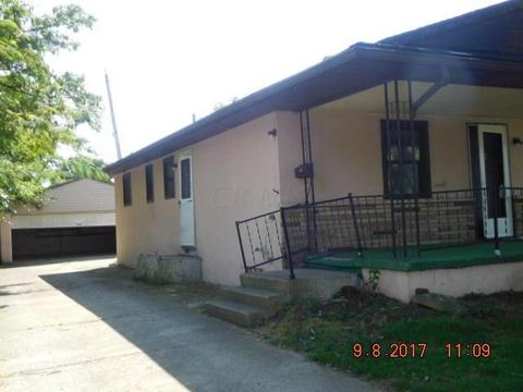 882 Pierce Ave, Columbus, OH 43213 photo 3