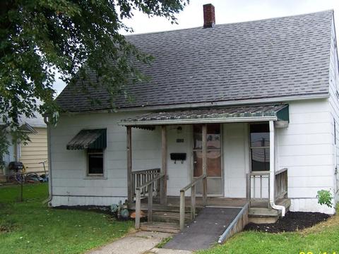 1121 E Walnut St, Lancaster, OH 43130 photo 1