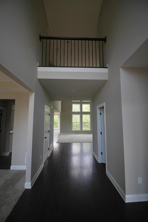 856 Clear Brook Ln, Delaware, OH 43015 photo 2