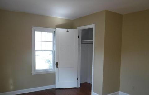 146 Pleasant St, Circleville, OH 43113 photo 9