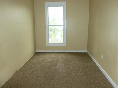 1030 Middle St, Springfield, OH 45503 photo 2