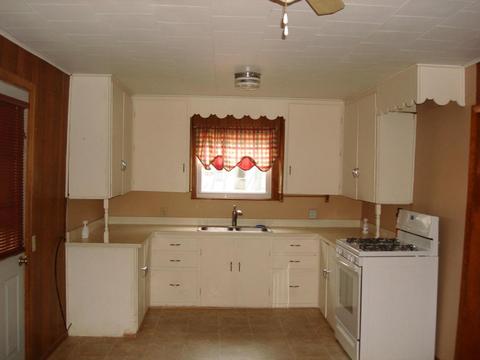 208 State St, Edison, OH 43320 photo 4