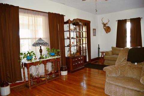 111 E Main St, Mount Sterling, OH 43143 photo 8
