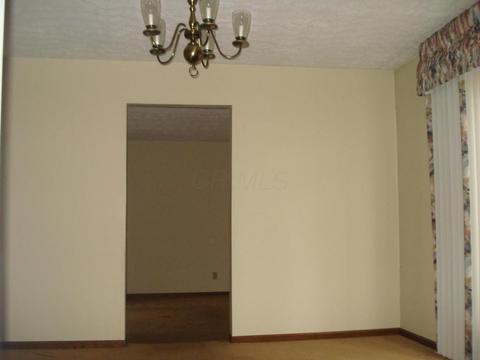 2912 S Burnett Rd, Springfield, OH 45505 photo 8