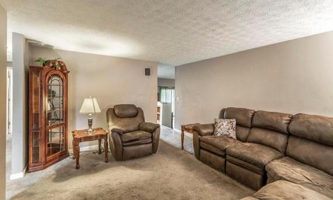 8662 Ripton Dr, Powell, OH 43065 photo 2