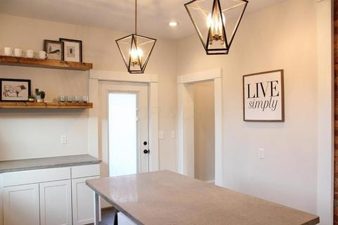 334 E Main St, Circleville, OH 43113 photo 9