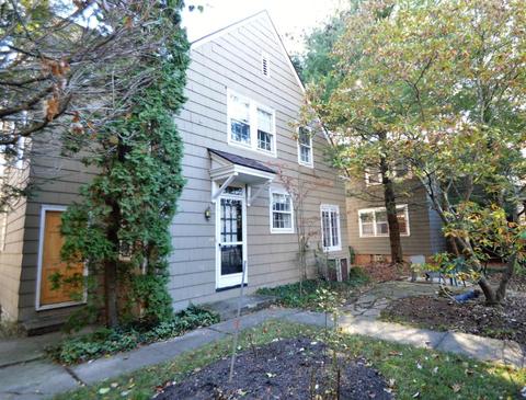 258 Walhalla Rd, Columbus, OH 43202 photo 2