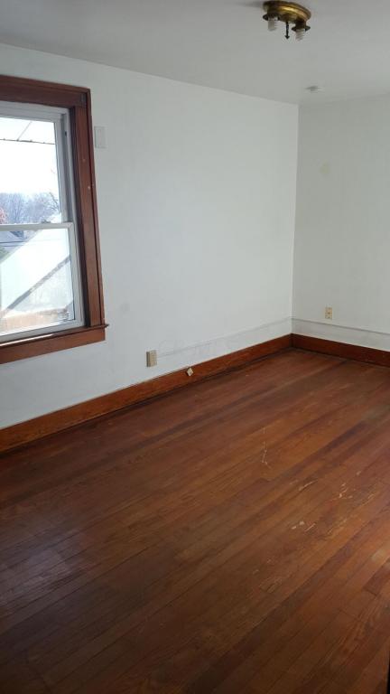 376 N Cedar St, Newark, OH 43055 photo 8