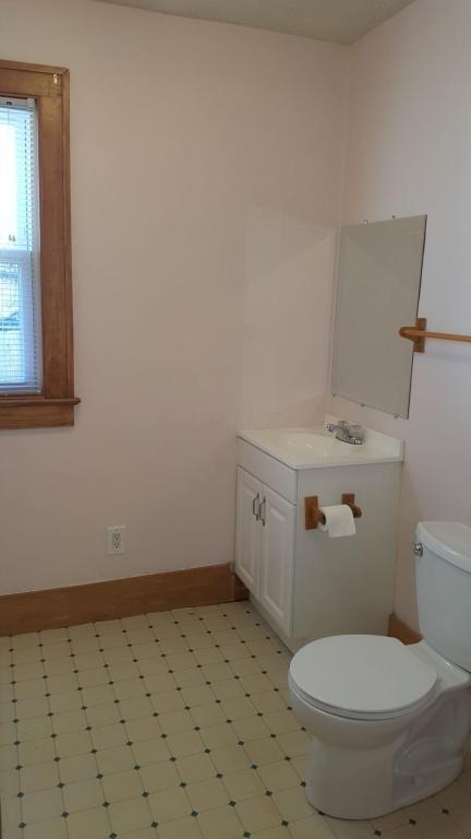 376 N Cedar St, Newark, OH 43055 photo 17