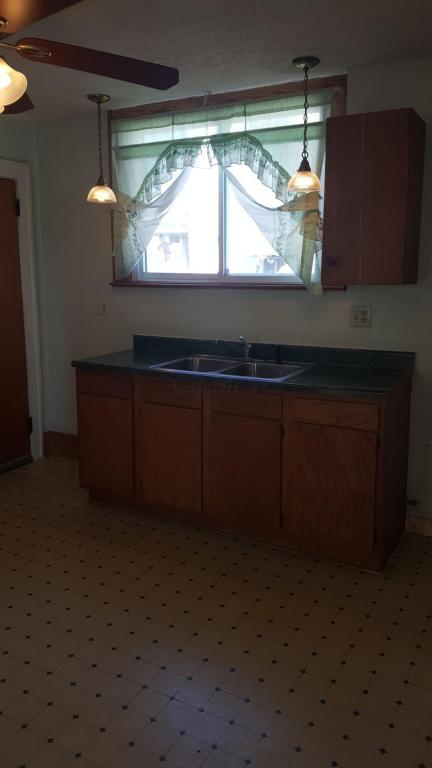 376 N Cedar St, Newark, OH 43055 photo 11