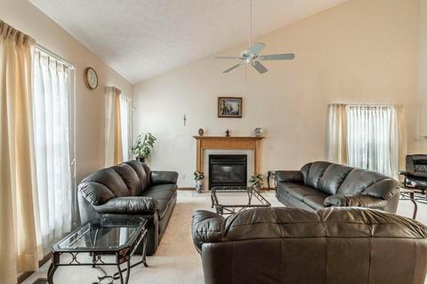 3093 Splitrock Rd, Columbus, OH 43221 photo 4