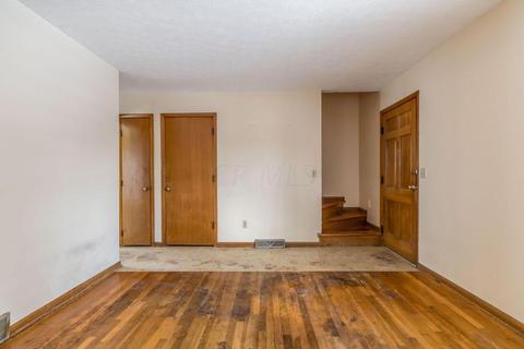 205 E North St, Worthington, OH 43085 photo 5