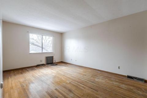 205 E North St, Worthington, OH 43085 photo 16