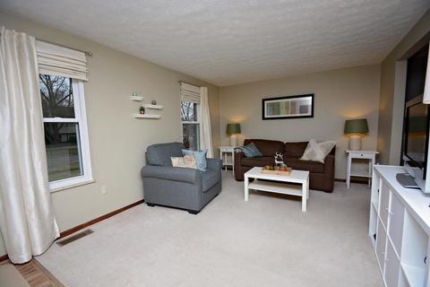 8754 Ripton Dr, Powell, OH 43065 photo 2