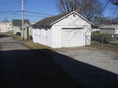 438 E Ohio St, Circleville, OH 43113 photo 2