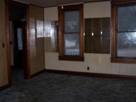 405 N Pickaway St, Circleville, OH 43113 photo 4
