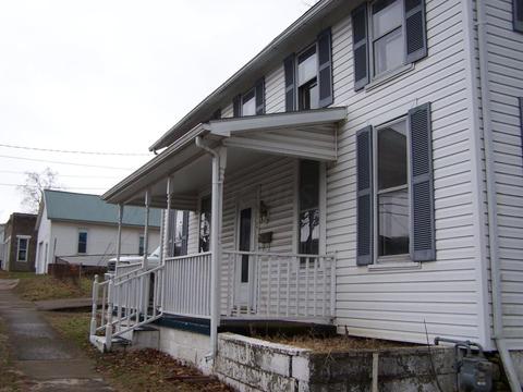 405 N Pickaway St, Circleville, OH 43113 photo 2