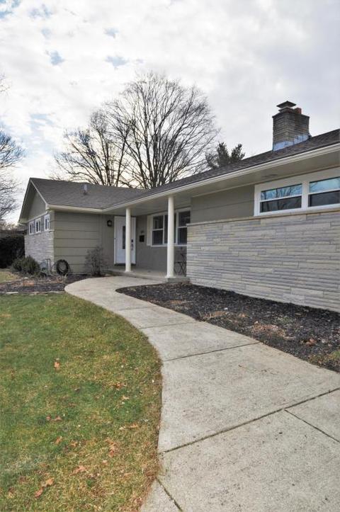 3879 Chiselhurst Pl, Columbus, OH 43220 photo 4