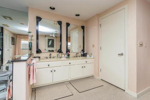 5949 Sinclair Rd, Columbus, OH 43229 photo 19