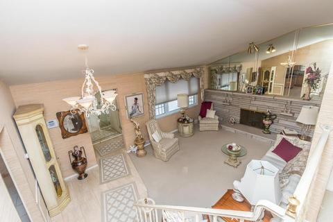 5949 Sinclair Rd, Columbus, OH 43229 photo 5