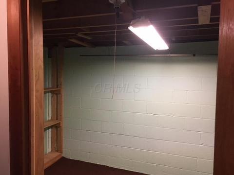 820 Atwater Ave, Circleville, OH 43113 photo 11