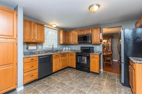 8 Ormsbee Ave, Westerville, OH 43081 photo 3