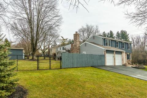 8 Ormsbee Ave, Westerville, OH 43081 photo 2