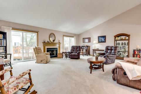 7475 Mapleleaf Ct, Columbus, OH 43235 photo 2