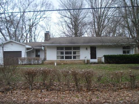 1038 White Oak Dr, Springfield, OH 45504 photo 1