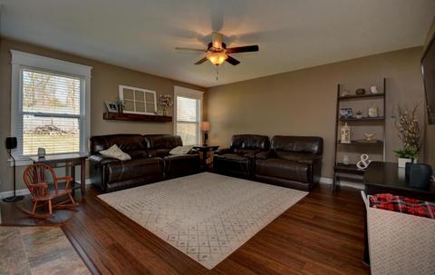 516 E Devencroft Rdg, Pataskala, OH 43062 photo 5
